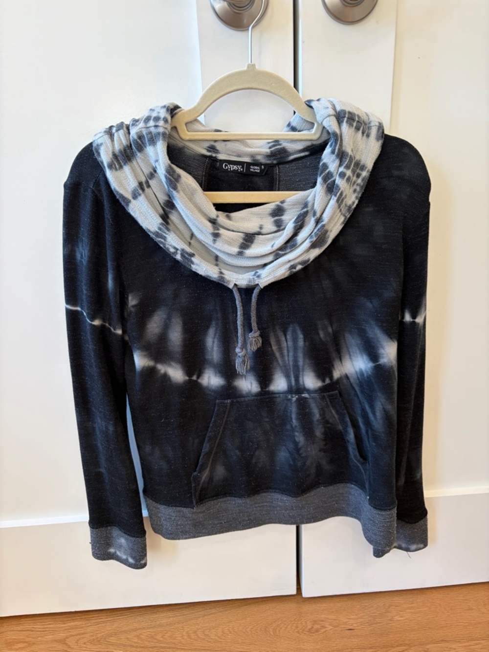 Gypsy Tie-Dye Cowl Neck Pullover - Black & White